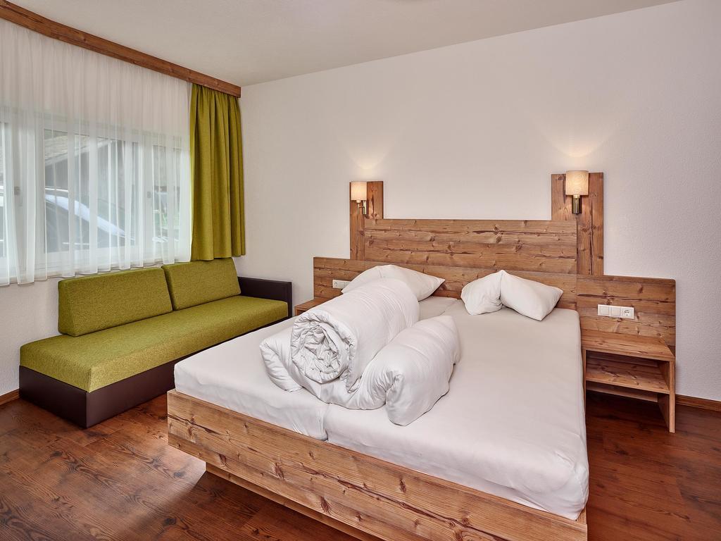 זולדן A Casa Saphir Appartement-Hotel מראה חיצוני תמונה